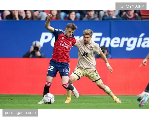 梦三队重聚首，西甲传奇再战绿茵，迎战新生代足球新星