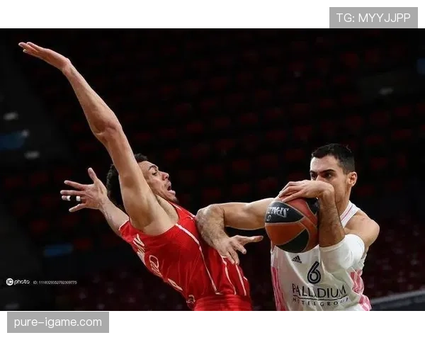 费内巴切逆转取胜彰显顽强斗志，明星球员关键发挥助球队力克强敌