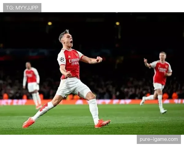 阿尔特塔引领战术革新,球队打法焕然一新持续提升竞争力 阿尔特塔引领战术革新,球队打法焕然一新持续提升竞争力